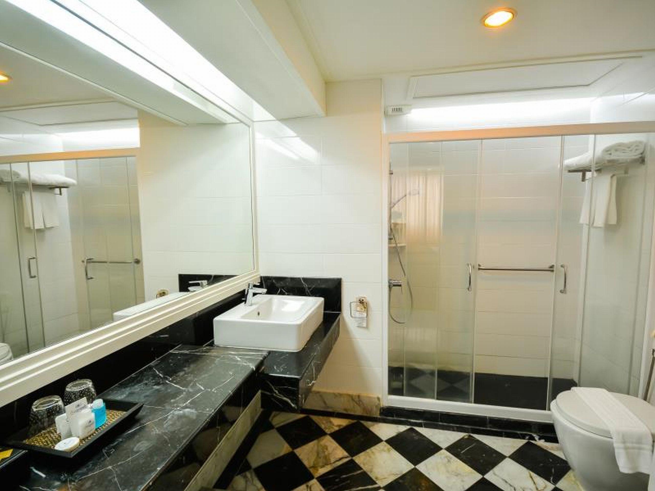 Courtyard By Marriott Phuket Town Hotell Exteriör bild