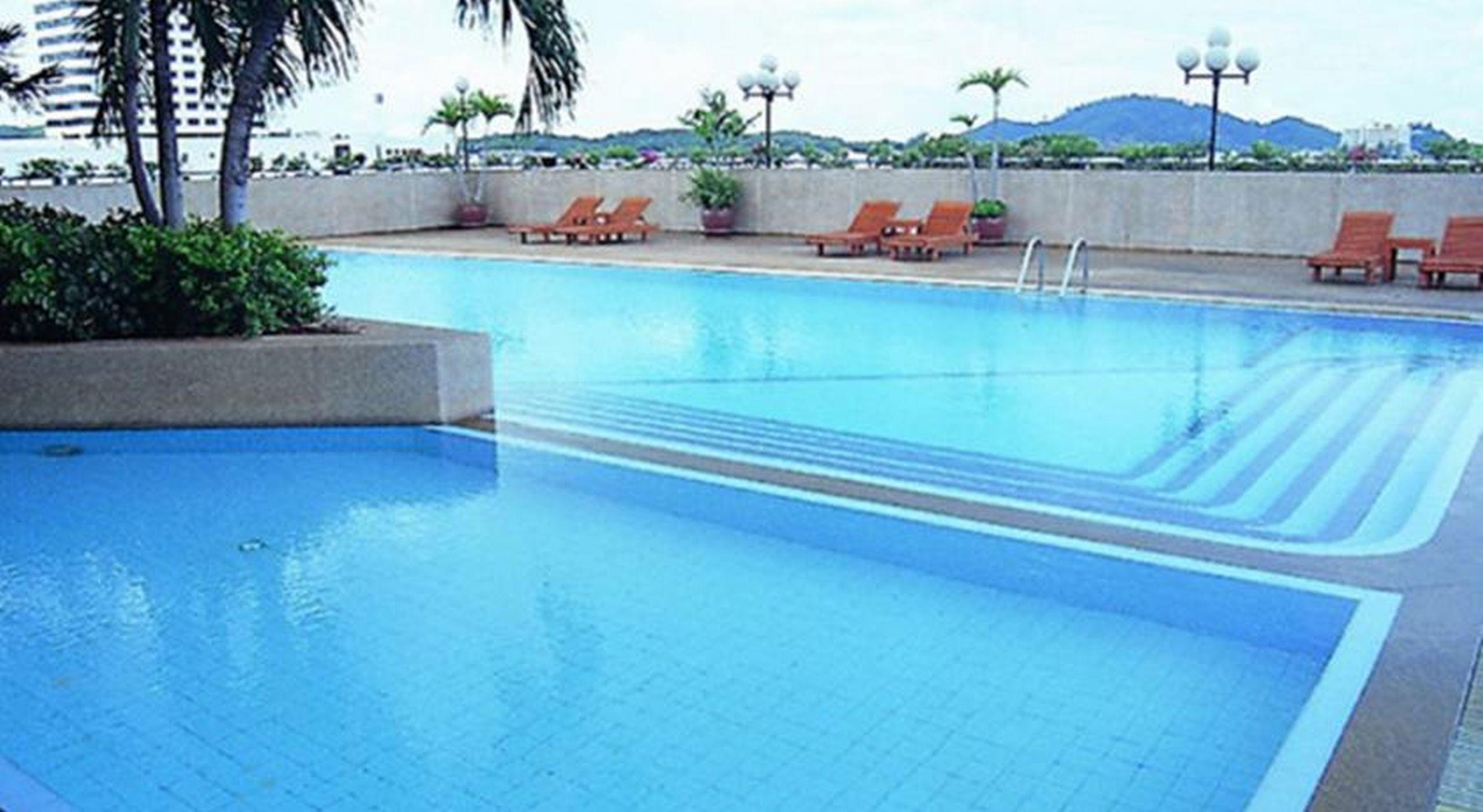 Courtyard By Marriott Phuket Town Hotell Exteriör bild
