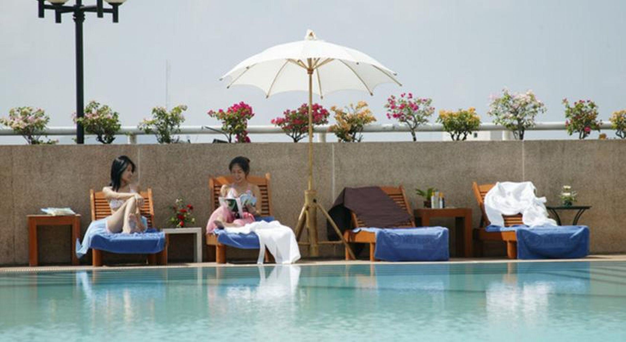 Courtyard By Marriott Phuket Town Hotell Exteriör bild