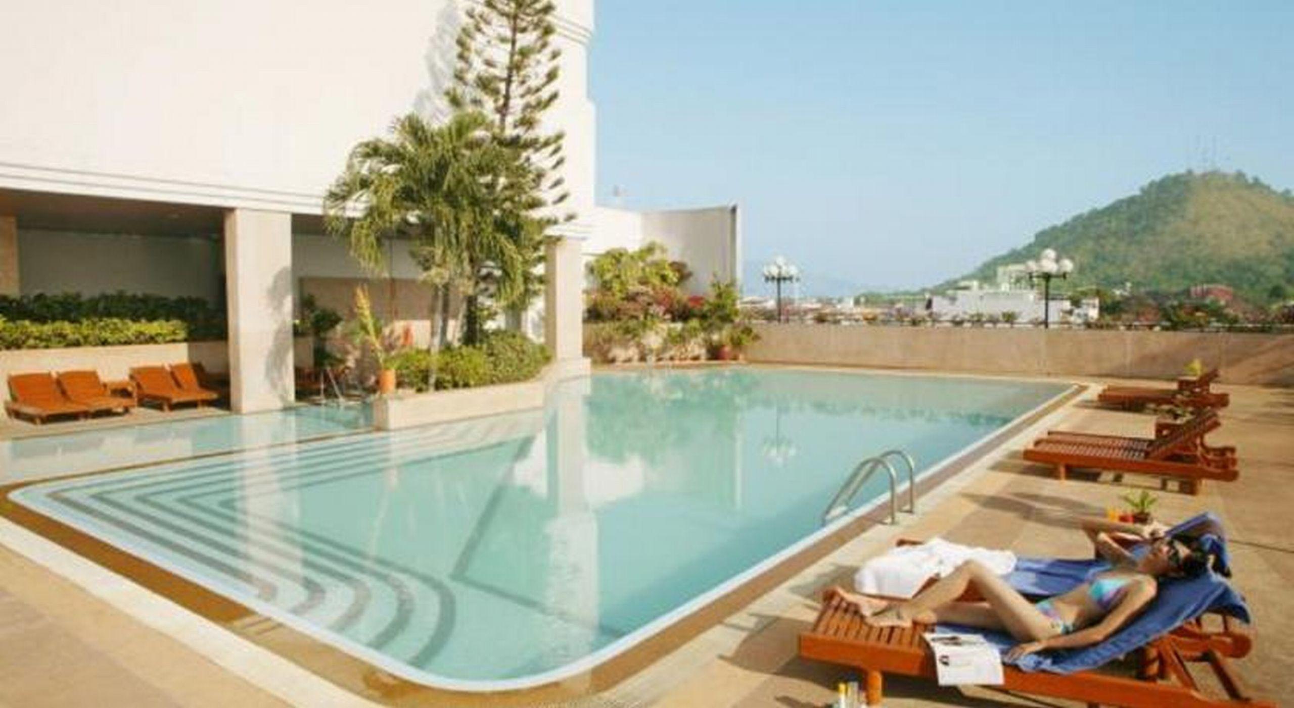 Courtyard By Marriott Phuket Town Hotell Exteriör bild