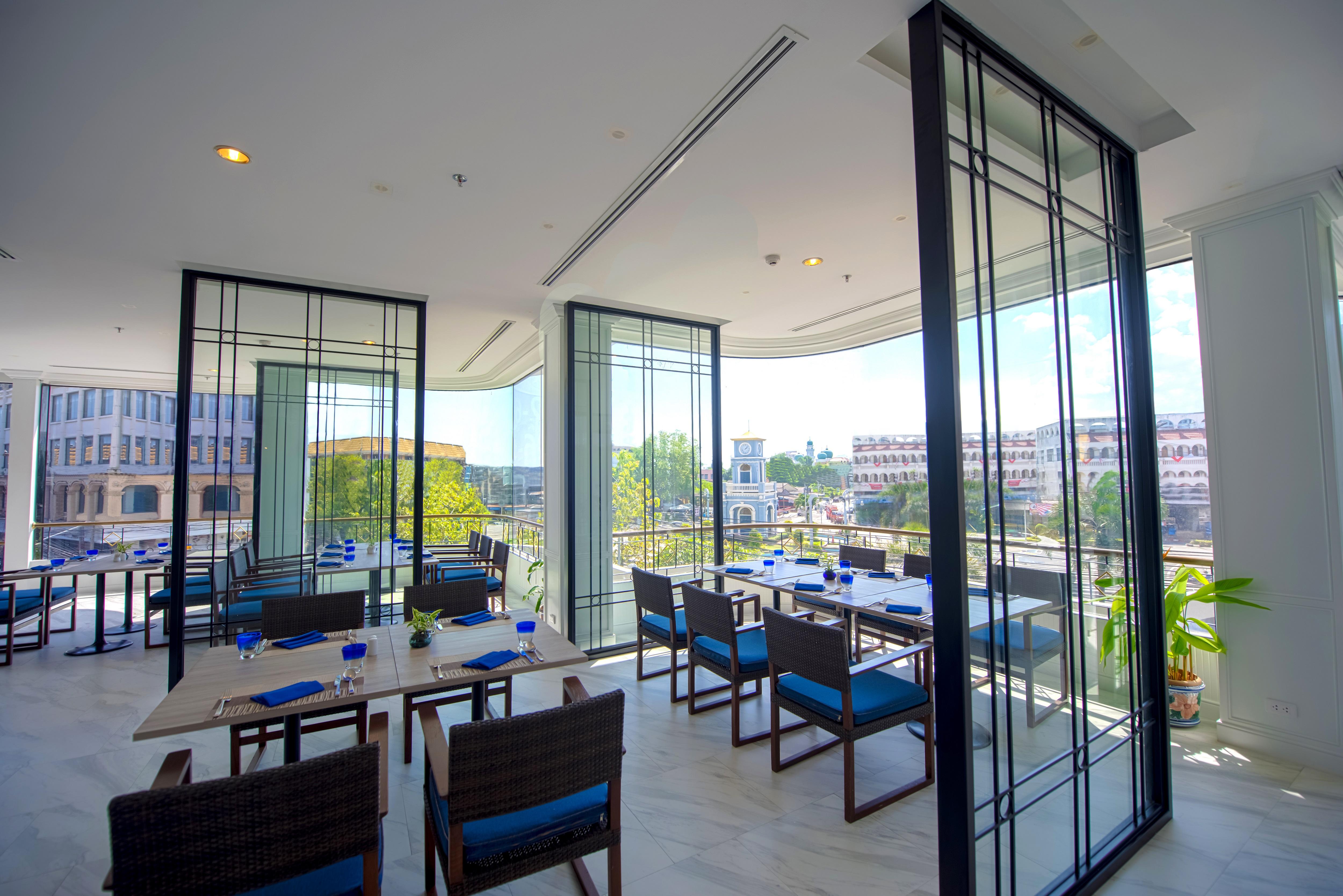 Courtyard By Marriott Phuket Town Hotell Exteriör bild