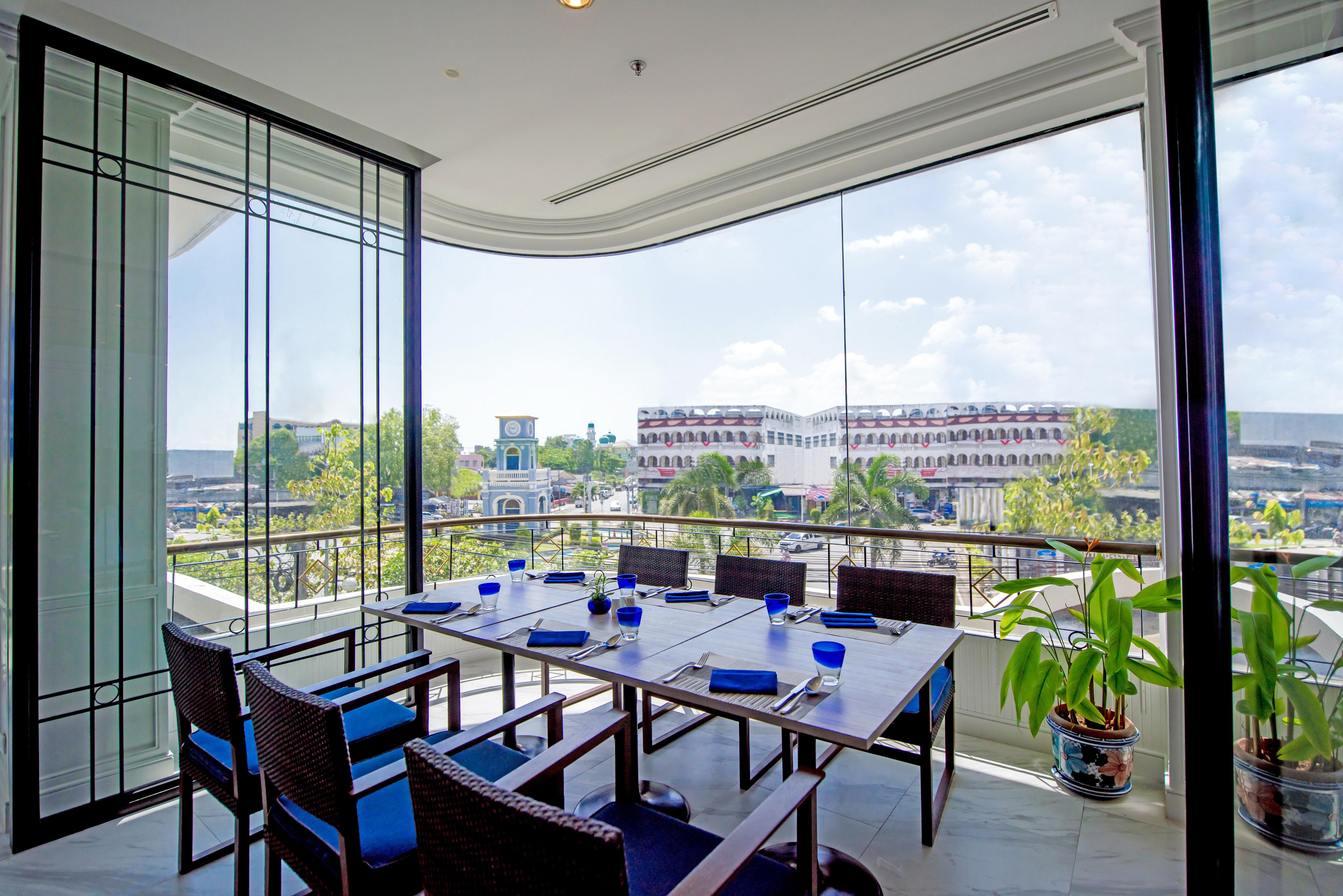 Courtyard By Marriott Phuket Town Hotell Exteriör bild