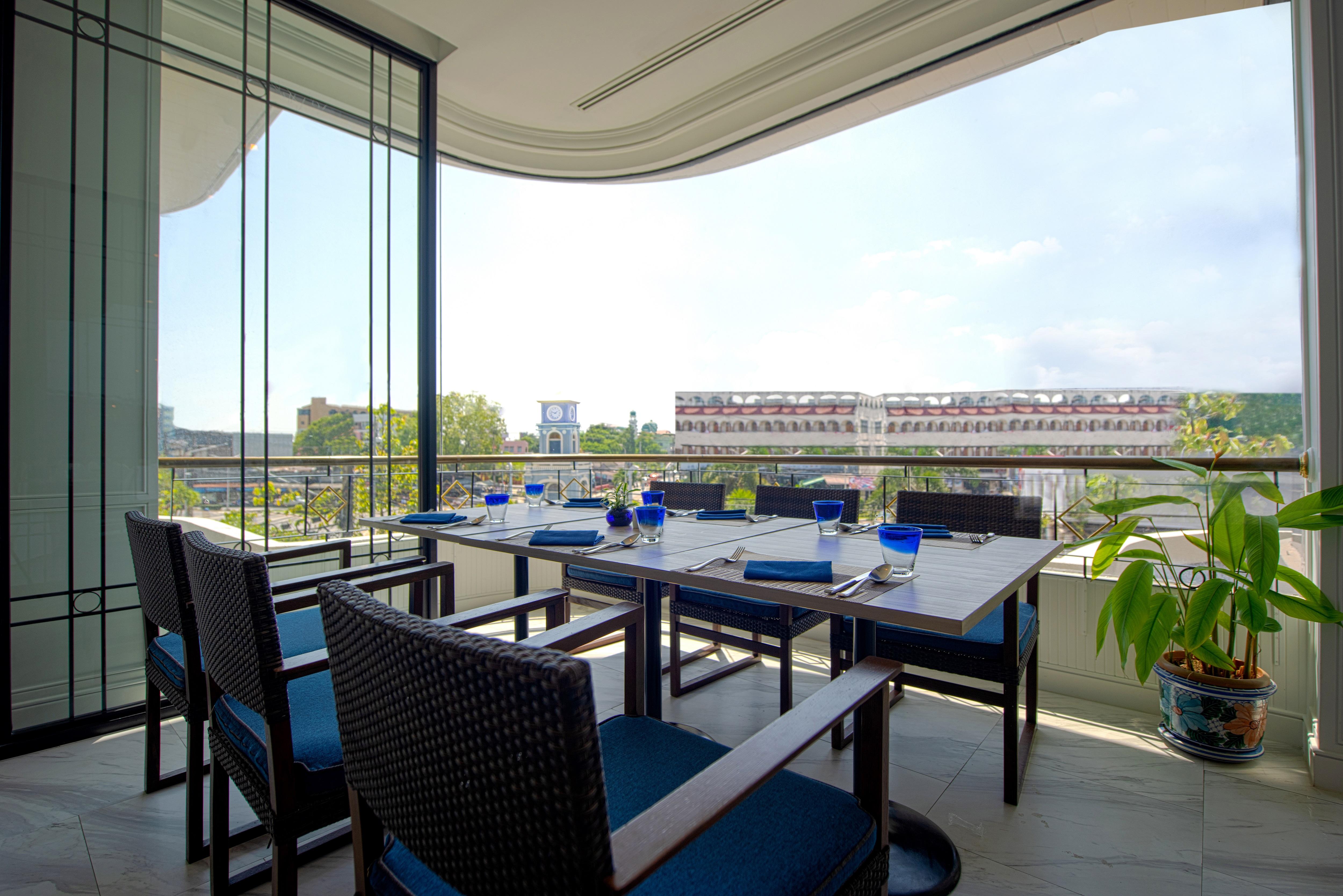 Courtyard By Marriott Phuket Town Hotell Exteriör bild