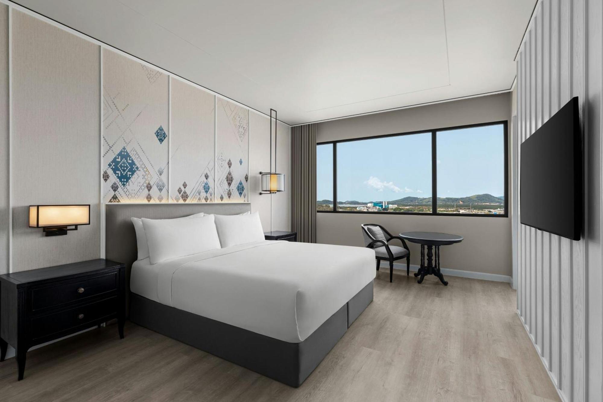 Courtyard By Marriott Phuket Town Hotell Exteriör bild