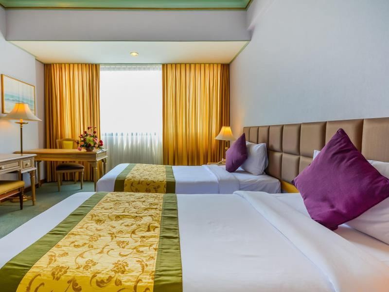 Courtyard By Marriott Phuket Town Hotell Exteriör bild